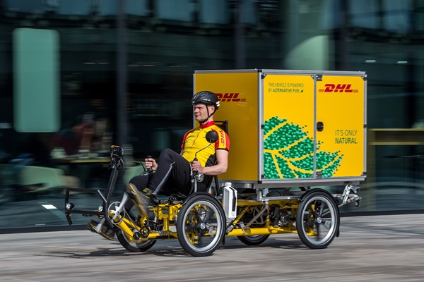 ALMERE - De nieuwe Containerbike van DHL. FOTO: DIEDERIK VAN DER LAAN